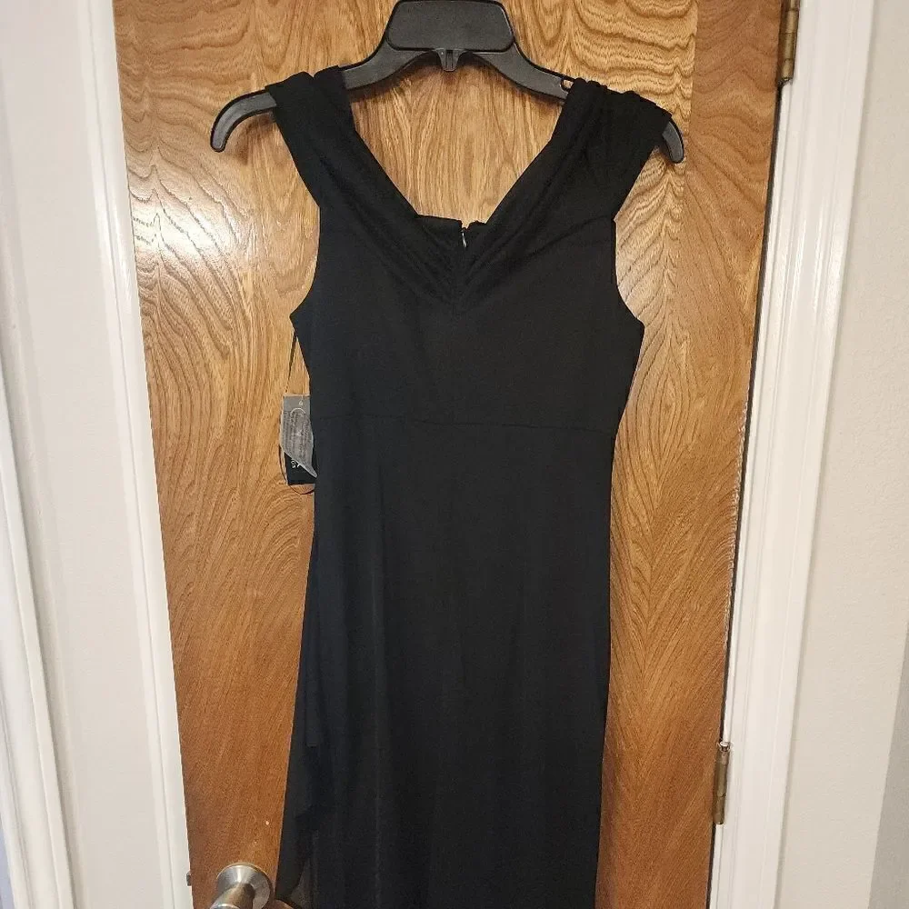 Alex Evenings Cold Shoulder Ruffle Gown  NWT Size 4P